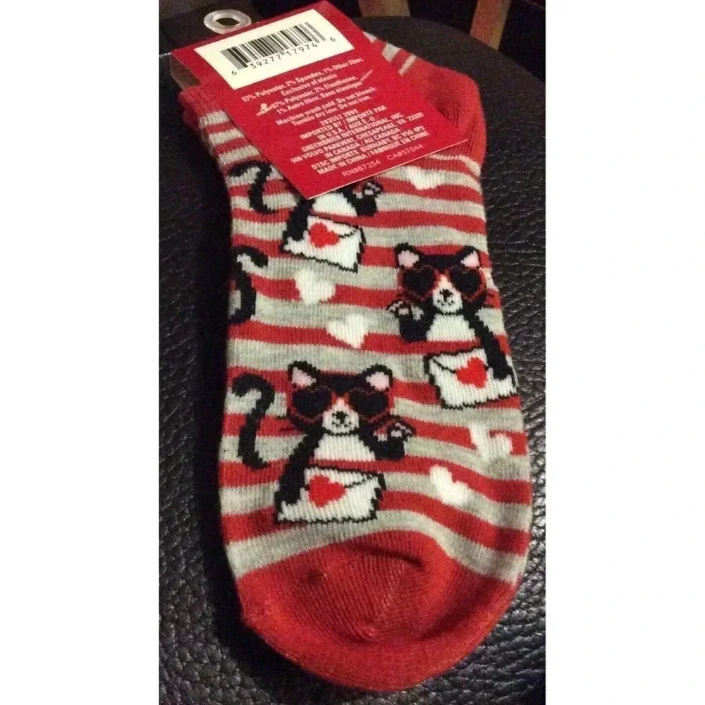 NWT Black Cat Kitten Valentines‎ Heart Low Cut Socks Womens Size 5-9